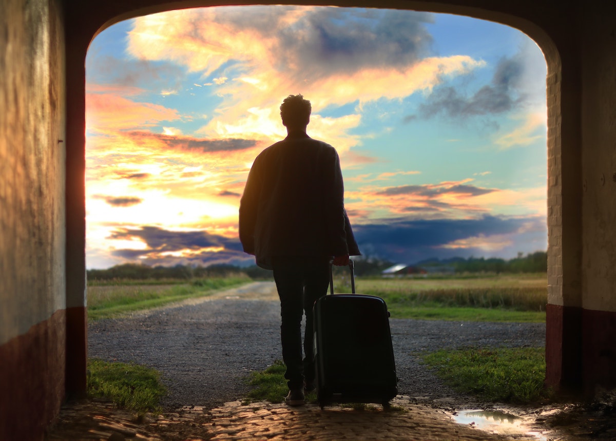 17 Reasons To Leave Your Hometown (Operation: Escape!) | leave your city 17 Reasons To Leave Your Hometown (Operation: Escape!)