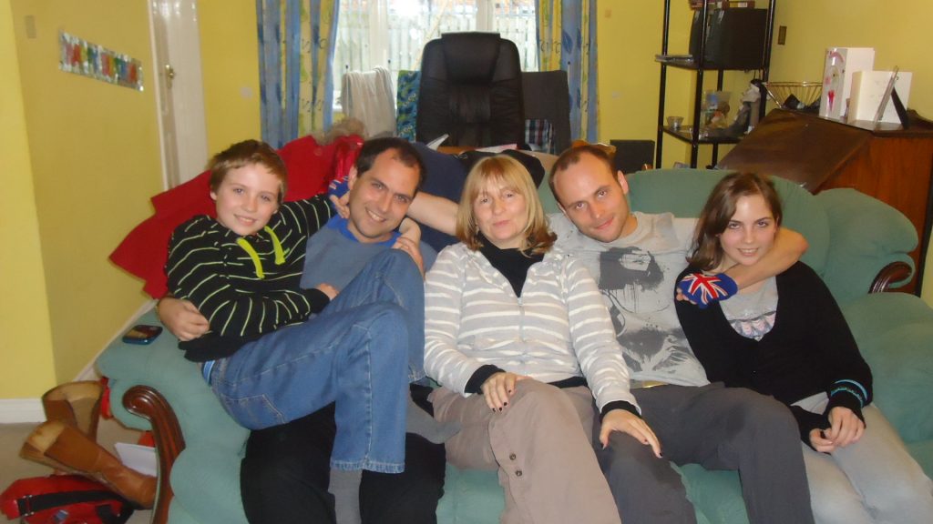 Video Diary: England To Malaysia, Tears & Teh Tarik | DSC01313 The family