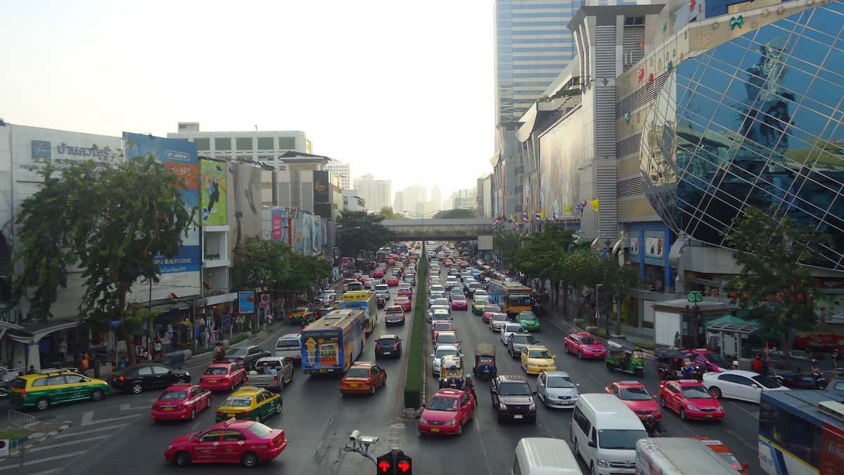Living in Bangkok Pros and Cons (From a Thailand Expat) | living in Bangkok Living in Bangkok Pros and Cons (From a Thailand Expat)