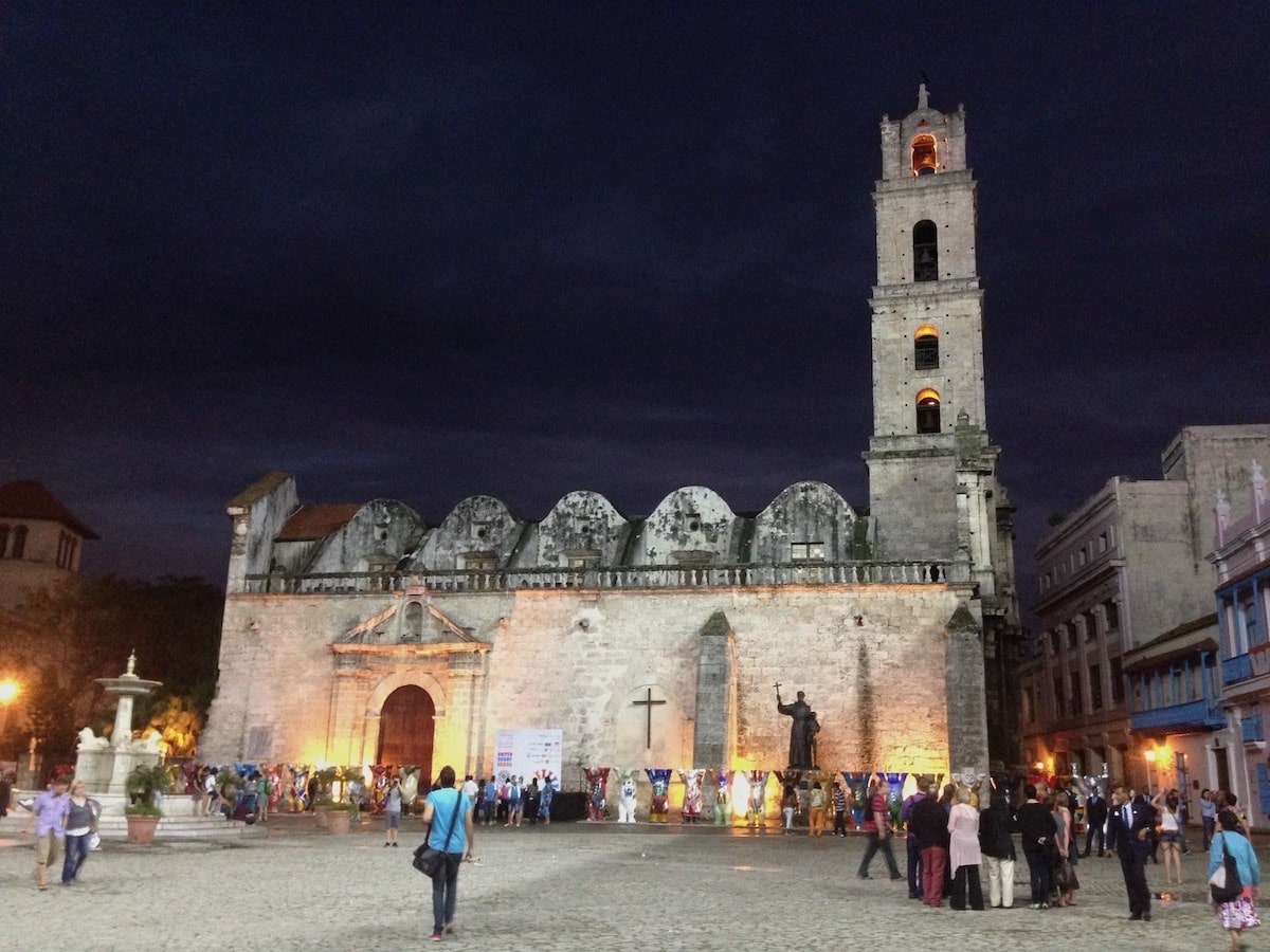 One Day in Havana Itinerary - Best Things To See & Do! | Havana at night Havana at night