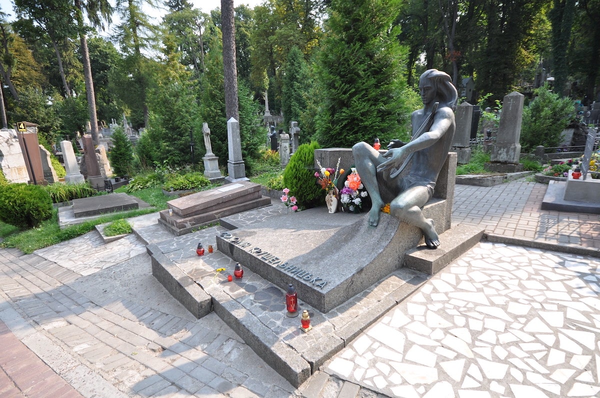 16 Cool Things To Do in Lviv, Ukraine (Morning & Night) | Lychakiv Cemetery Lviv Striking gravestone at Lychakiv Cemetery in Lviv, Ukraine