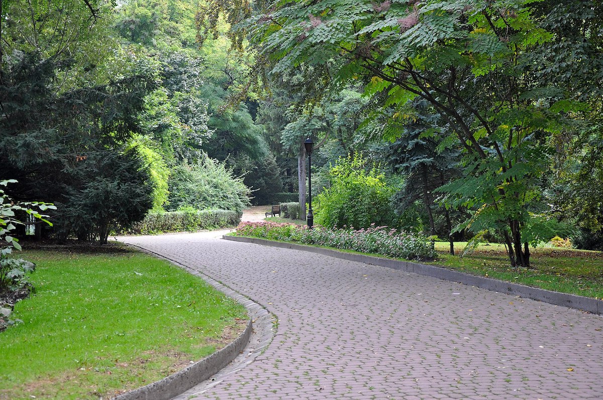 16 Cool Things To Do in Lviv, Ukraine (Morning & Night) | Stryiskyi Park Stryiskyi Park, Lviv, Ukraine