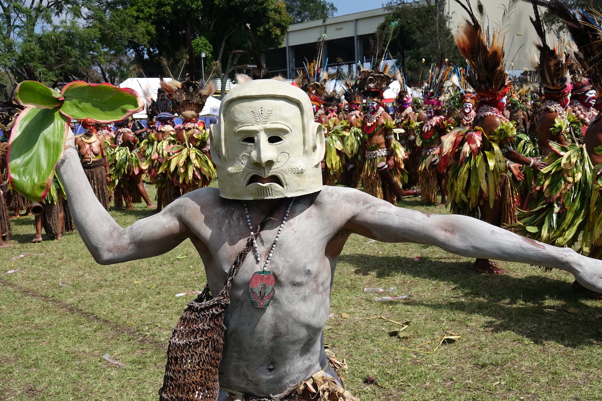 The Tribespeople of Papua New Guinea: A Detailed Guide | Asaro Mudmen Papua New Guinea tribe Asaro Mudmen Papua New Guinea tribe