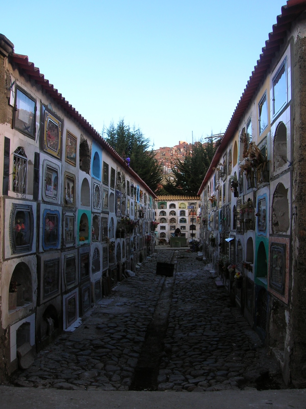 28 Best Things To Do in La Paz, Bolivia & Surrounding Areas | Cementerio General La Paz Stacked tombs in an elaborate, decorative cemeterey in La Paz, Bolivia
