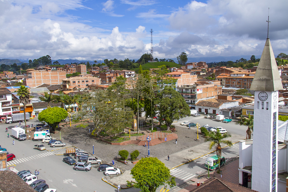 13 Brilliant Weekend & Day Trips From Medellin | El Carmen de Viboral Antioquia Colombia A panoramic view of a small urban park during the day