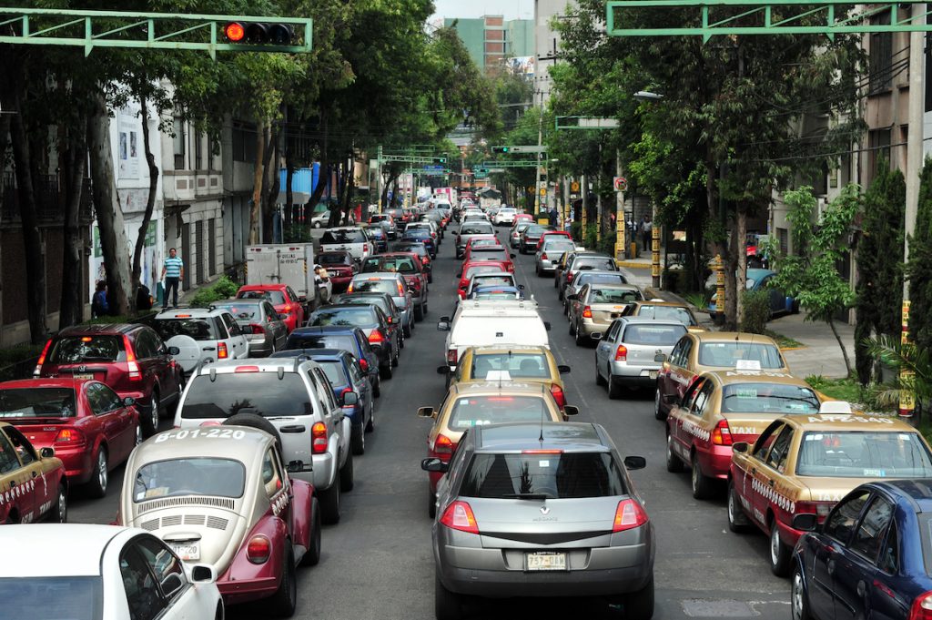 Detailed Digital Nomad Mexico City Guide For 2024 | Mexico City traffic A large traffic jam in Mexico City