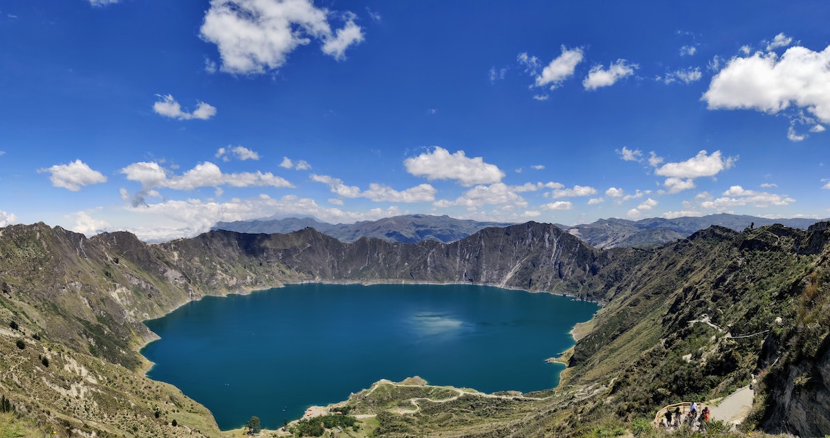 One Week in Quito, Ecuador: 23 Things in 7 Days! | Quilotoa Crater A large crater of turquoise water in Quito, Ecuador.