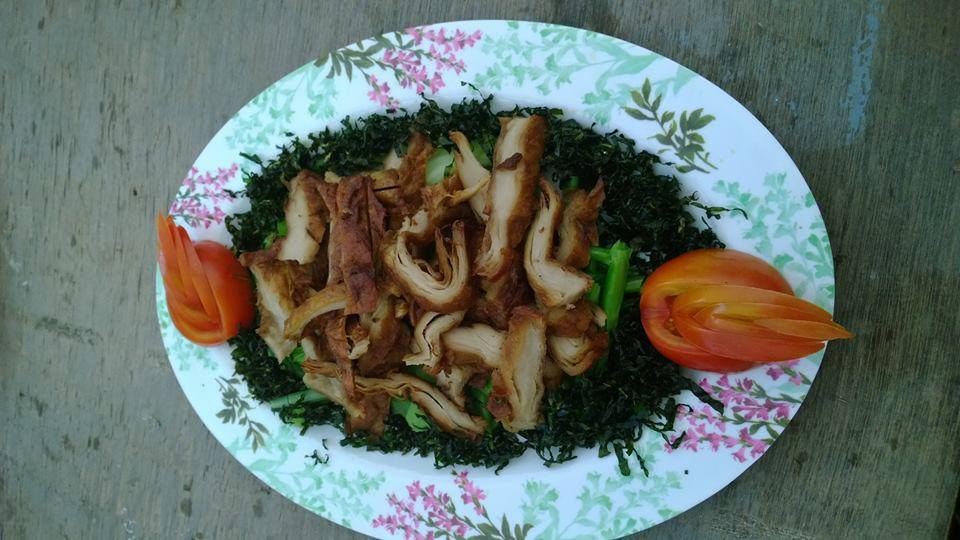 15 Things To Do in Vientiane, Laos (Includes Day Trips) | Reunion Cafe Vientiane Seitan vegetarian meal in Vientiane, Laos
