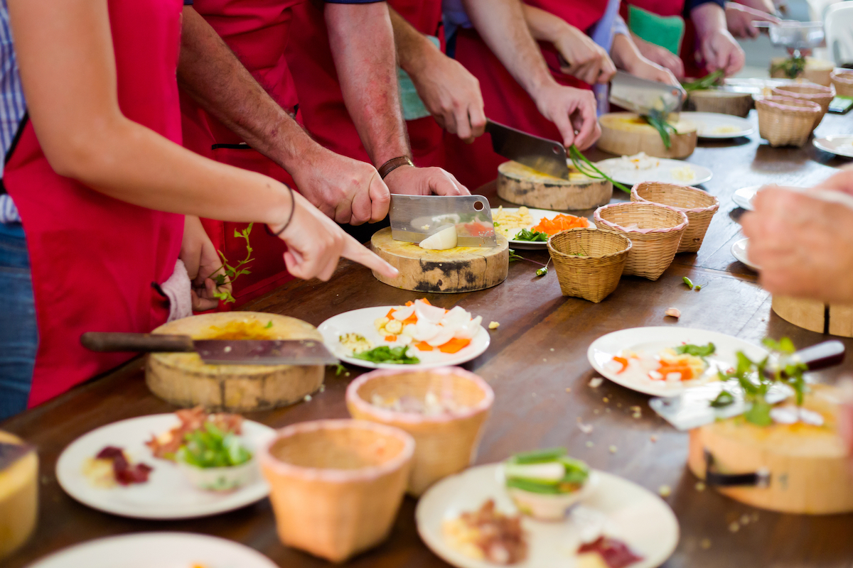 Cost of Living in Bangkok (& The Lies That Bloggers Tell) | Thai food cooking class A cooking class prepare Thai food