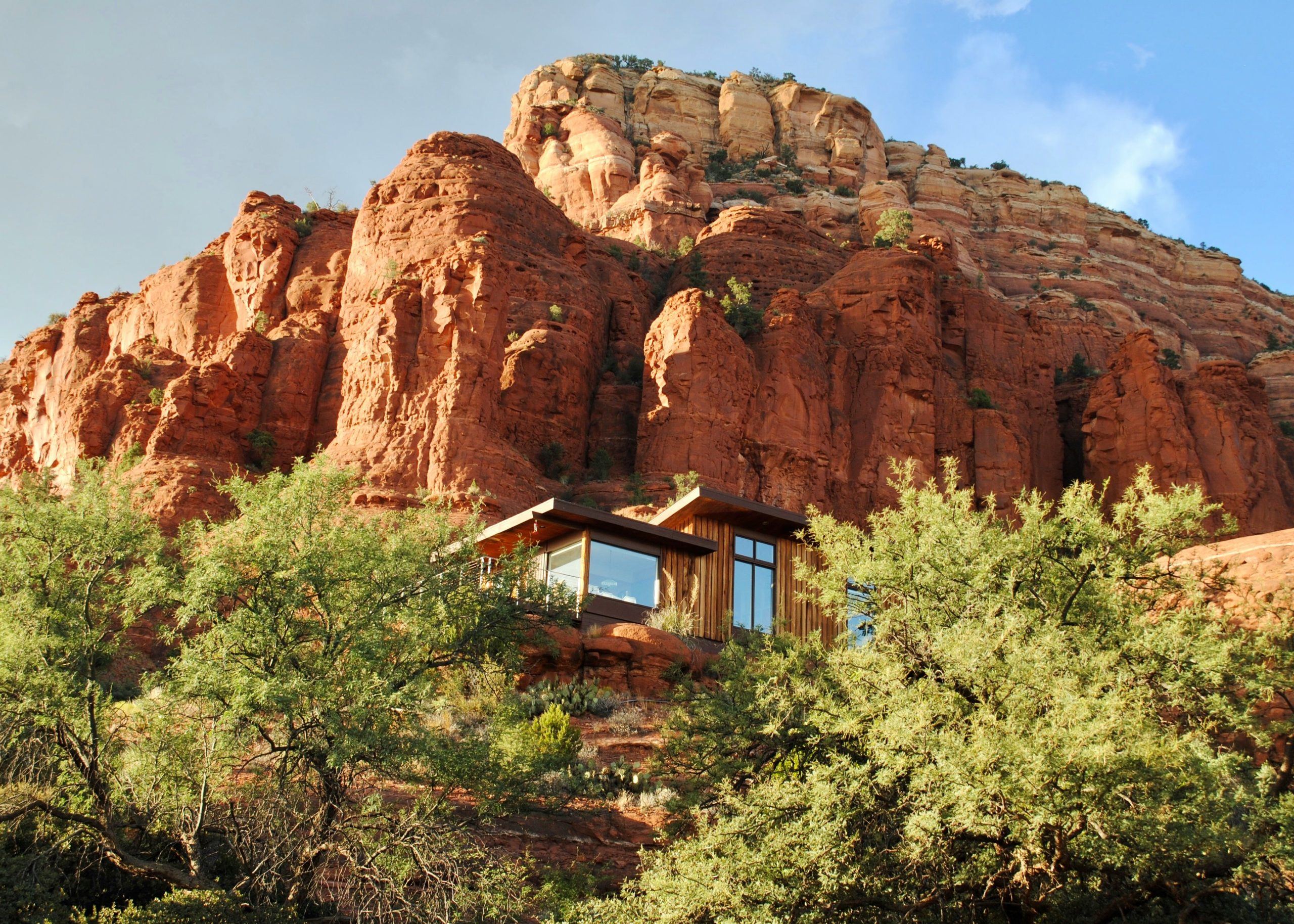 6 Trusted Vacation Rental Platforms in Arizona for Desert Retreats and Scenic Stays in 2026 | alix greenman tNaDwQ698tM unsplash scaled 1 6 Trusted Vacation Rental Platforms in Arizona for Desert Retreats and Scenic Stays in 2026