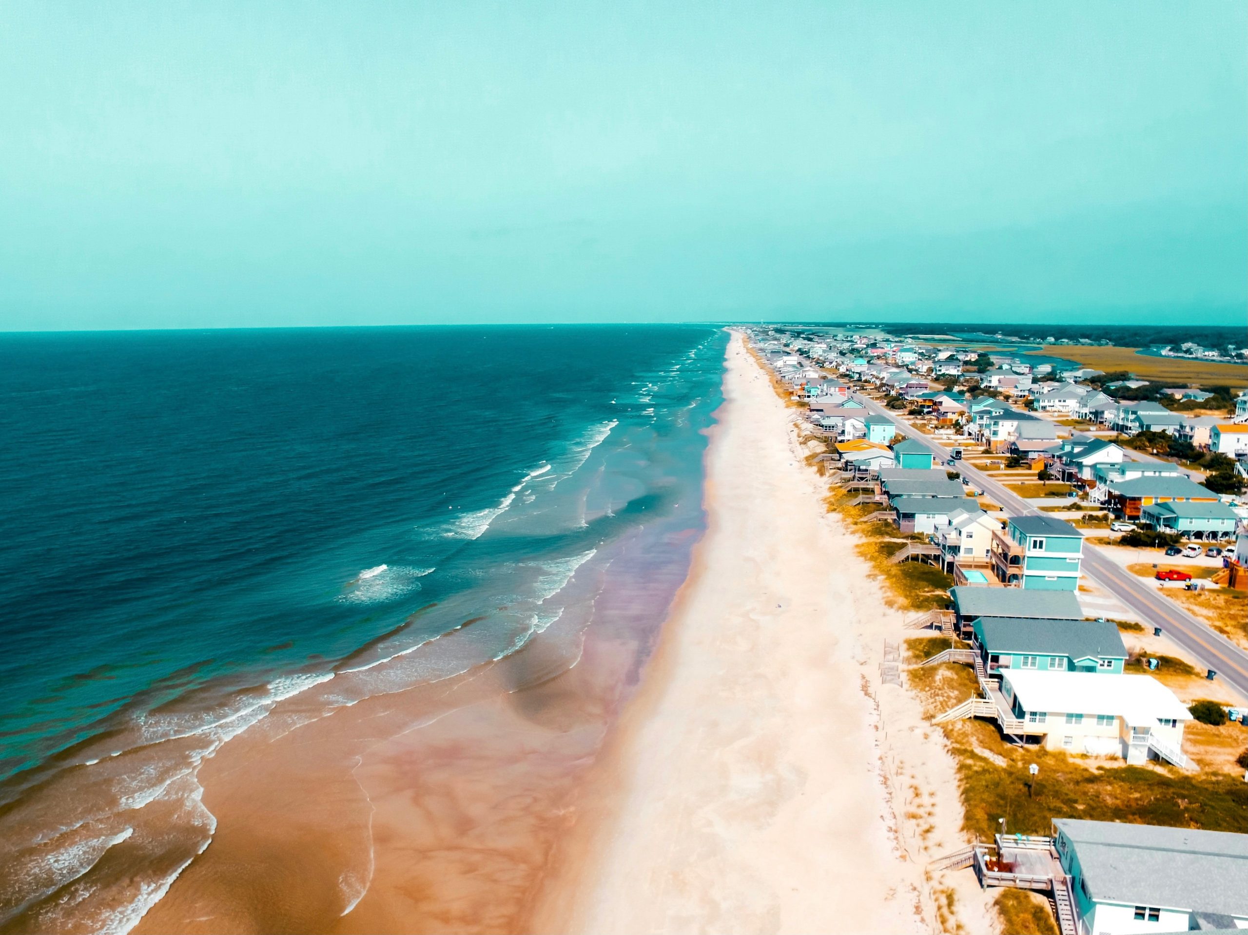 7 Best Stay and Vacation Rental Platforms in North Carolina for Coastal and Mountain Escapes in 2026 | parsa mahmoudi 8bI4yPvh ao unsplash scaled 1 7 Best Stay and Vacation Rental Platforms in North Carolina for Coastal and Mountain Escapes in 2026