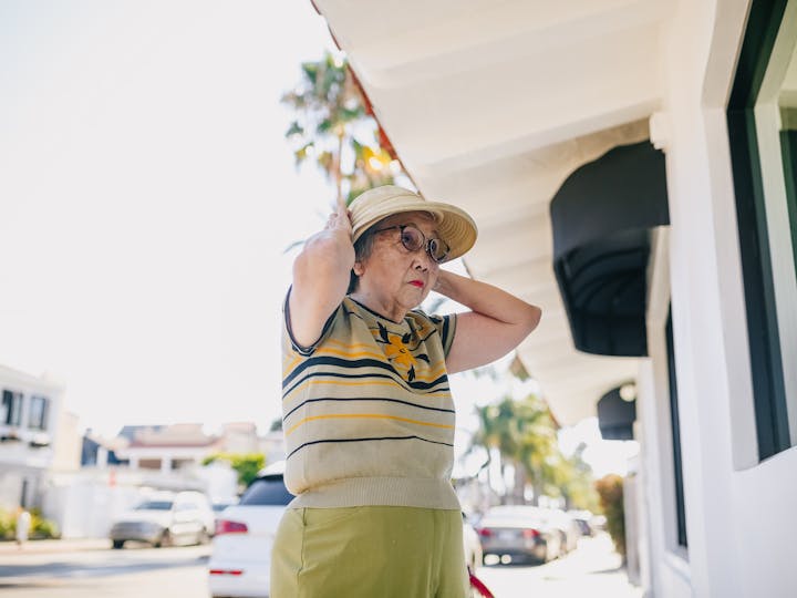 How to Stay Healthy and Prevent Bedsores on Long-Haul Journeys: A Guide for Senior Travelers | pexels rdne 5637533 How to Stay Healthy and Prevent Bedsores on Long-Haul Journeys: A Guide for Senior Travelers