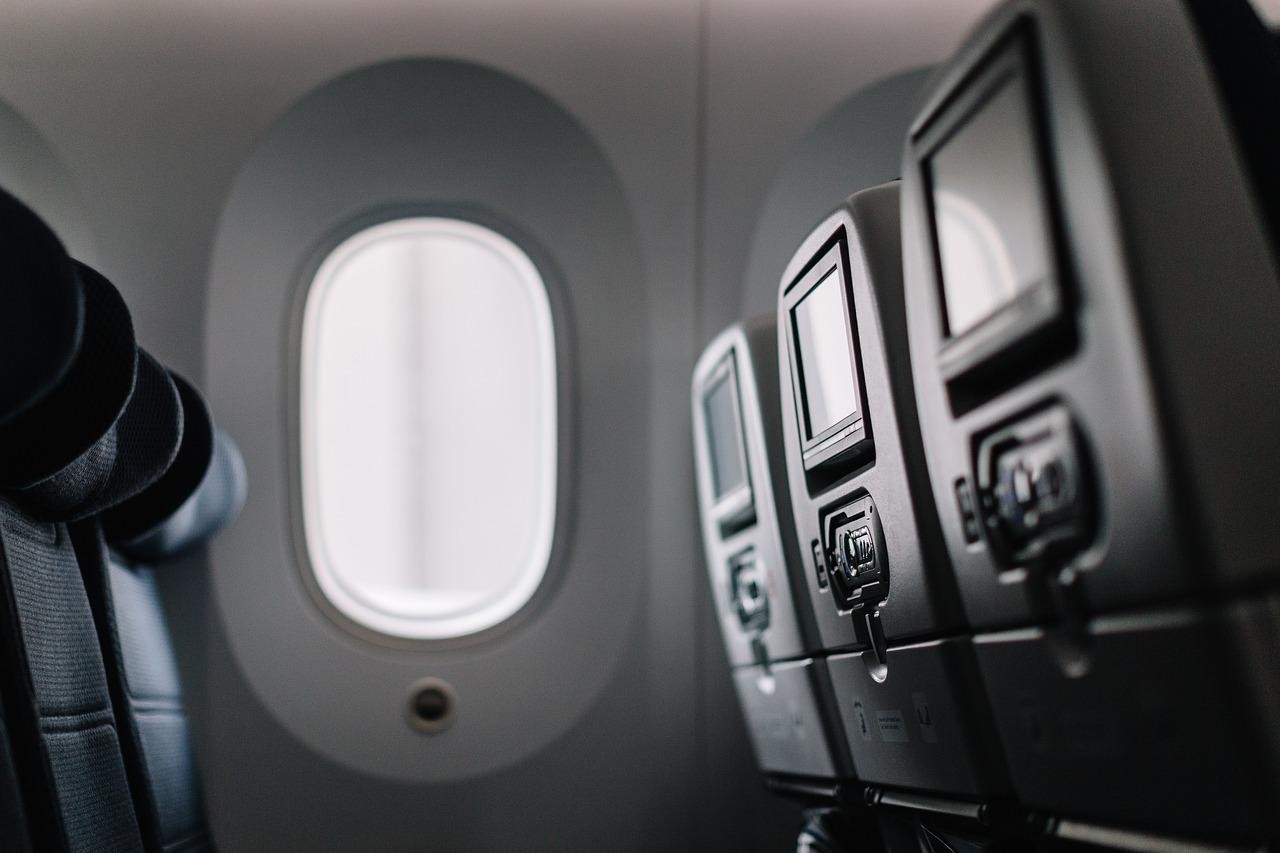 5 Digital Habits That Make Every Trip Smoother | pexels safari consoler 3290243 28928758 5 Digital Habits That Make Every Trip Smoother
