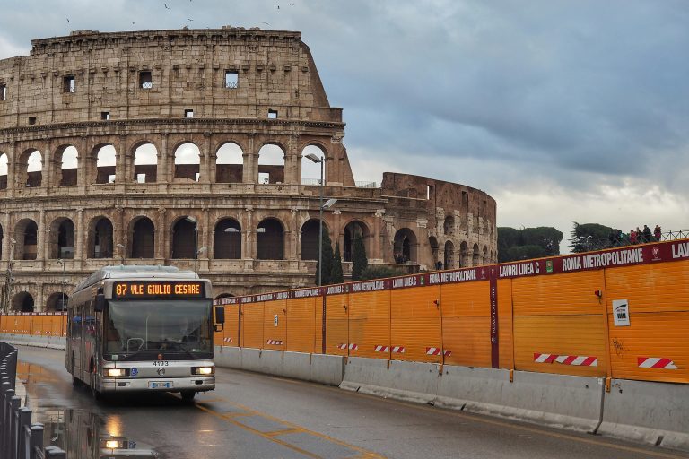 Hop on hop off bus in Rome: is it worth it for a short trip?